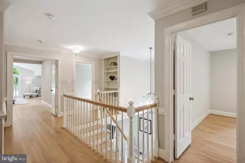 Entry Way - 6530 Heather Brook Ct, Mclean, VA 22101 photo 7 of 10