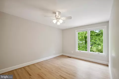 Bedroom - 6530 Heather Brook Ct, Mclean, VA 22101 photo 7 of 11