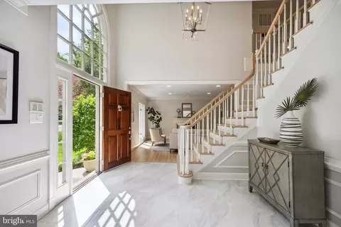 Entry Way - 6530 Heather Brook Ct, Mclean, VA 22101 photo 2 of 10