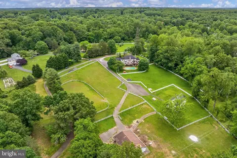 View/Area - 13310 Compton Rd, Clifton, VA 20124 photo 5 of 9