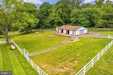 Exterior - 13310 Compton Rd, Clifton, VA 20124 photo 18 of 24
