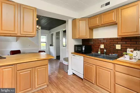 Kitchen - 13310 Compton Rd, Clifton, VA 20124 photo 8 of 8
