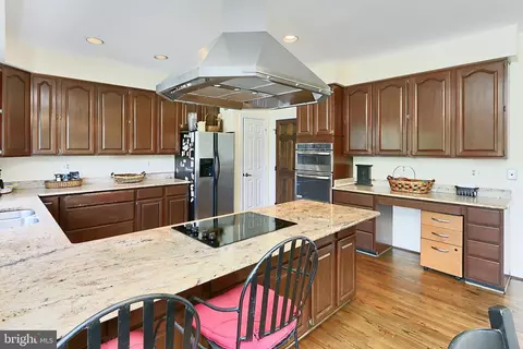 Kitchen - 13310 Compton Rd, Clifton, VA 20124 photo 2 of 8