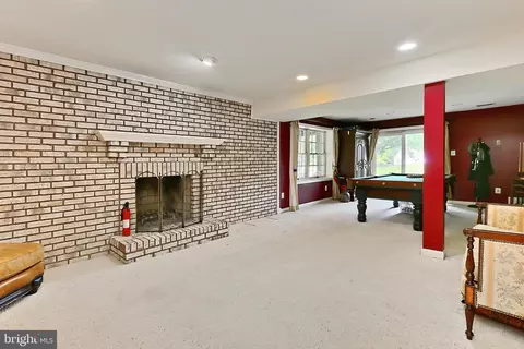 Living - 13310 Compton Rd, Clifton, VA 20124 photo 4 of 4