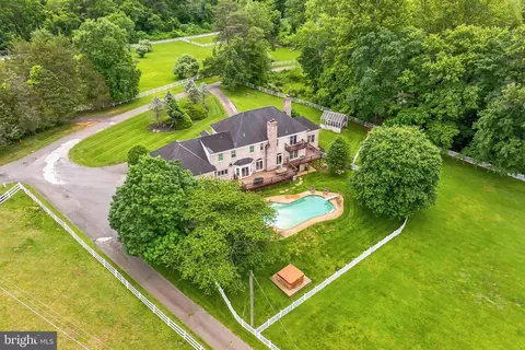 View/Area - 13310 Compton Rd, Clifton, VA 20124 photo 3 of 9