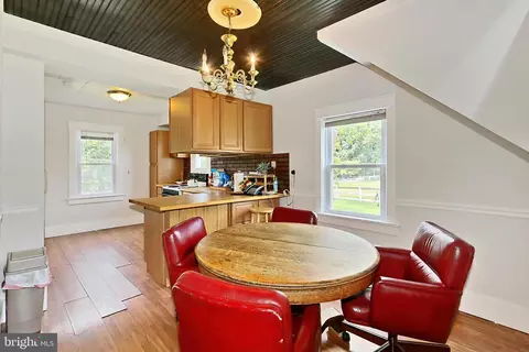 Dining - 13310 Compton Rd, Clifton, VA 20124 photo 4 of 4