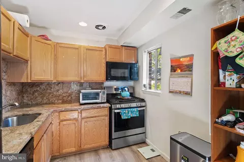 Kitchen - 11616 Vantage Hill Rd #2C, Reston, VA 20190 photo 3 of 3