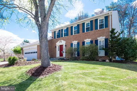 5580 Ann Peake Dr, Fairfax, VA 22032