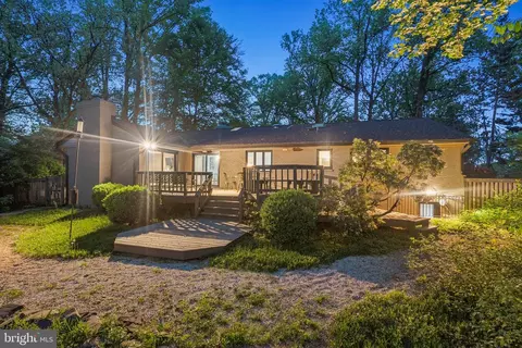 Exterior - 7903 Old Falls Rd, Mclean, VA 22102 photo 6 of 12