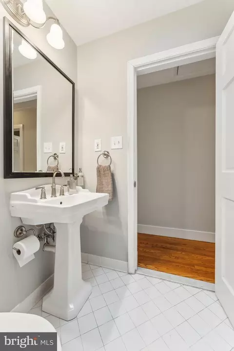 Bath - 7903 Old Falls Rd, Mclean, VA 22102 photo 8 of 9