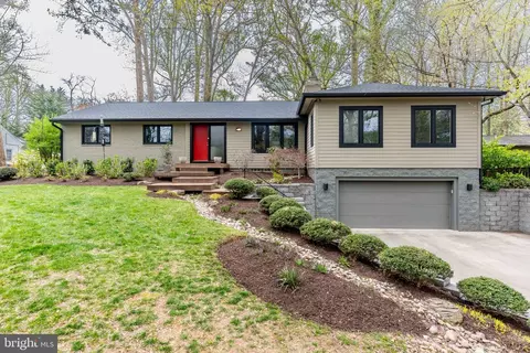 Exterior - 7903 Old Falls Rd, Mclean, VA 22102 photo 9 of 12