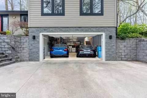 Exterior - 7903 Old Falls Rd, Mclean, VA 22102 photo 11 of 12