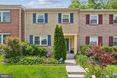 4563 King Edward Ct, Annandale, VA 22003