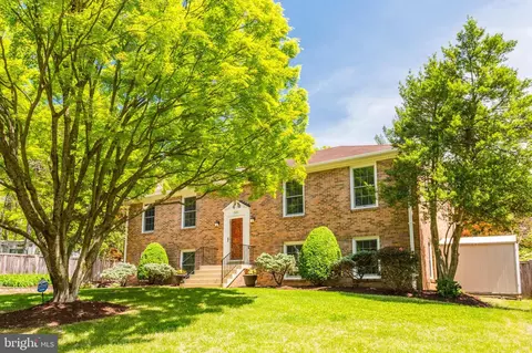 7605 Range Rd, Alexandria, VA 22306