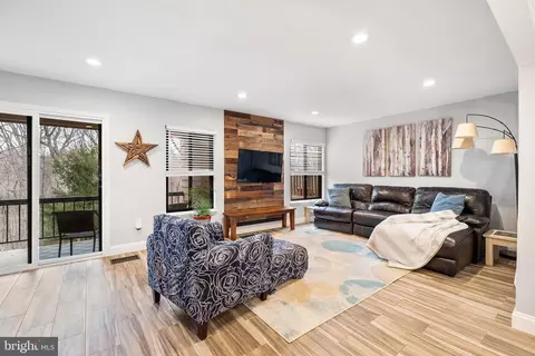 11512 Hearthstone Ct, Reston, VA 20191 photo 5