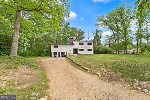 Other - 8341 Rolling Rd, Springfield, VA 22153 photo 3 of 22