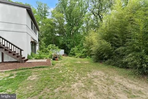 Exterior - 8341 Rolling Rd, Springfield, VA 22153 photo 4 of 5