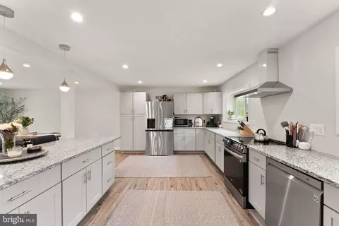 Kitchen - 8341 Rolling Rd, Springfield, VA 22153 photo 3 of 6