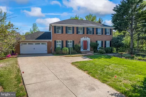2206 Milburn Ln, Reston, VA 20191