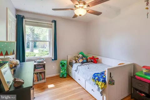Bedroom - 6921 Ashbury Dr, Springfield, VA 22152 photo 5 of 8