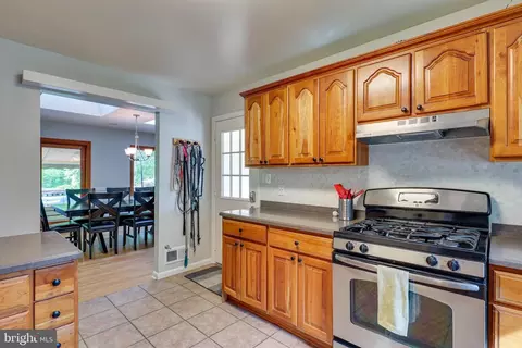 Kitchen - 6921 Ashbury Dr, Springfield, VA 22152 photo 3 of 4