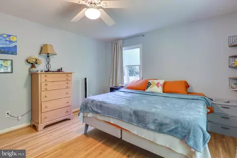Bedroom - 6921 Ashbury Dr, Springfield, VA 22152 photo 2 of 8