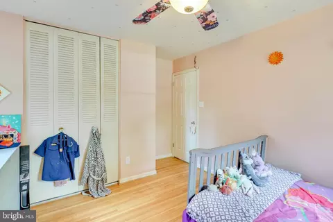 Bedroom - 6921 Ashbury Dr, Springfield, VA 22152 photo 4 of 8
