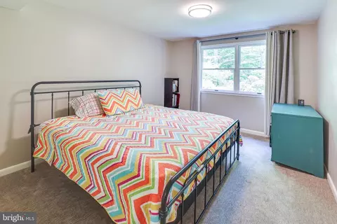 Bedroom - 6921 Ashbury Dr, Springfield, VA 22152 photo 7 of 8