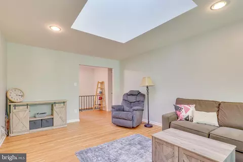 Living - 6921 Ashbury Dr, Springfield, VA 22152 photo 1 of 3