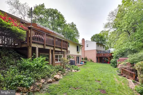 Exterior - 6921 Ashbury Dr, Springfield, VA 22152 photo 3 of 9