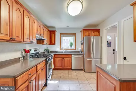 Kitchen - 6921 Ashbury Dr, Springfield, VA 22152 photo 1 of 4