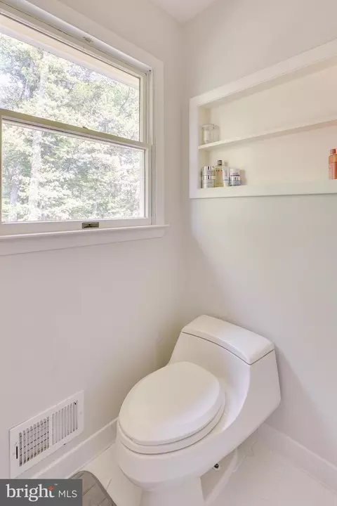 Bath - 6921 Ashbury Dr, Springfield, VA 22152 photo 1 of 6