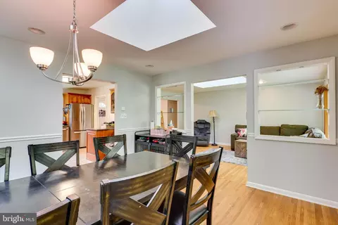 Dining - 6921 Ashbury Dr, Springfield, VA 22152 photo 4 of 4