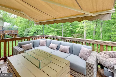 Exterior - 6921 Ashbury Dr, Springfield, VA 22152 photo 2 of 9