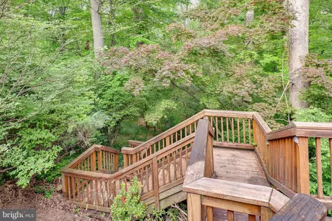 Exterior - 6921 Ashbury Dr, Springfield, VA 22152 photo 7 of 9