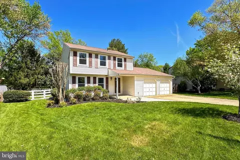 13036 Monterey Estates Dr, Herndon, VA 20171