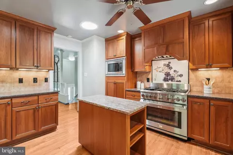 7116 Dalhouse St, Springfield, VA 22151 photo 15