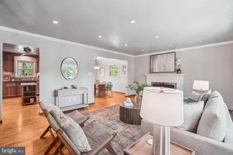 7116 Dalhouse St, Springfield, VA 22151 photo 9