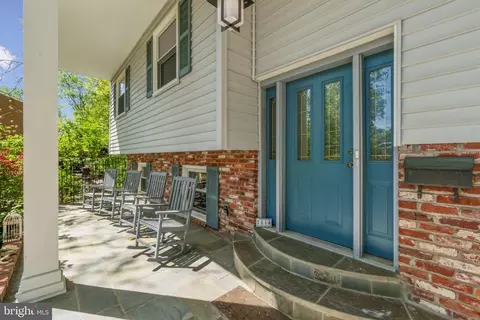 7116 Dalhouse St, Springfield, VA 22151 photo 3