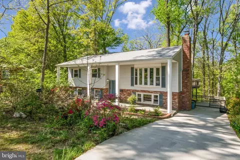7116 Dalhouse St, Springfield, VA 22151