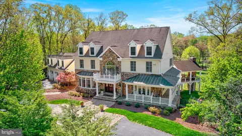12205 Thoroughbred Rd, Oak Hill, VA 20171