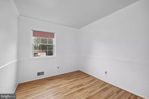 7007 Gillings Rd, Springfield, VA 22152 photo 2