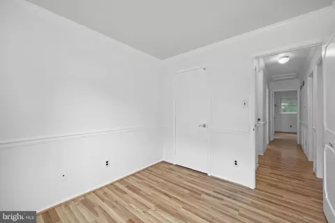 7007 Gillings Rd, Springfield, VA 22152 photo 3