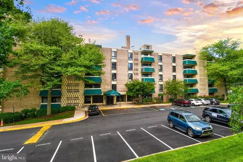 6137 Leesburg Pike #101, Falls Church, VA 22041
