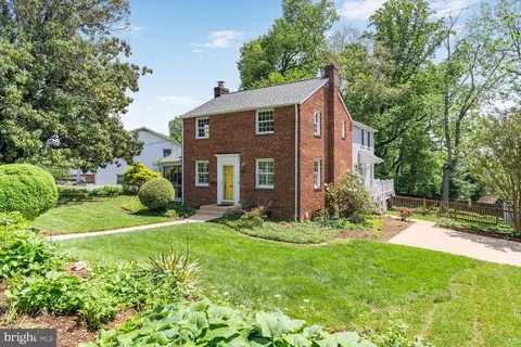 2631 West St, Falls Church, VA 22046