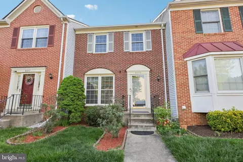 8049 Sky Blue Dr, Alexandria, VA 22315