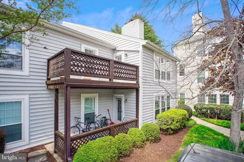 10151 Oakton Terrace Rd #10151, Oakton, VA 22124