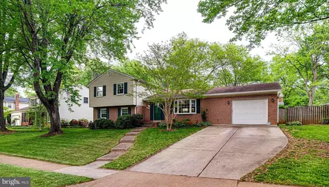 1837 Saint Boniface St, Vienna, VA 22182
