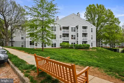 10300 Appalachian Cir #108, Oakton, VA 22124
