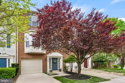 8483 Hallie Rose St, Alexandria, VA 22309